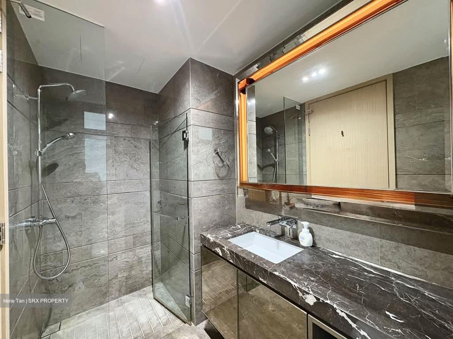Stars Of Kovan (D19), Apartment #580576001
